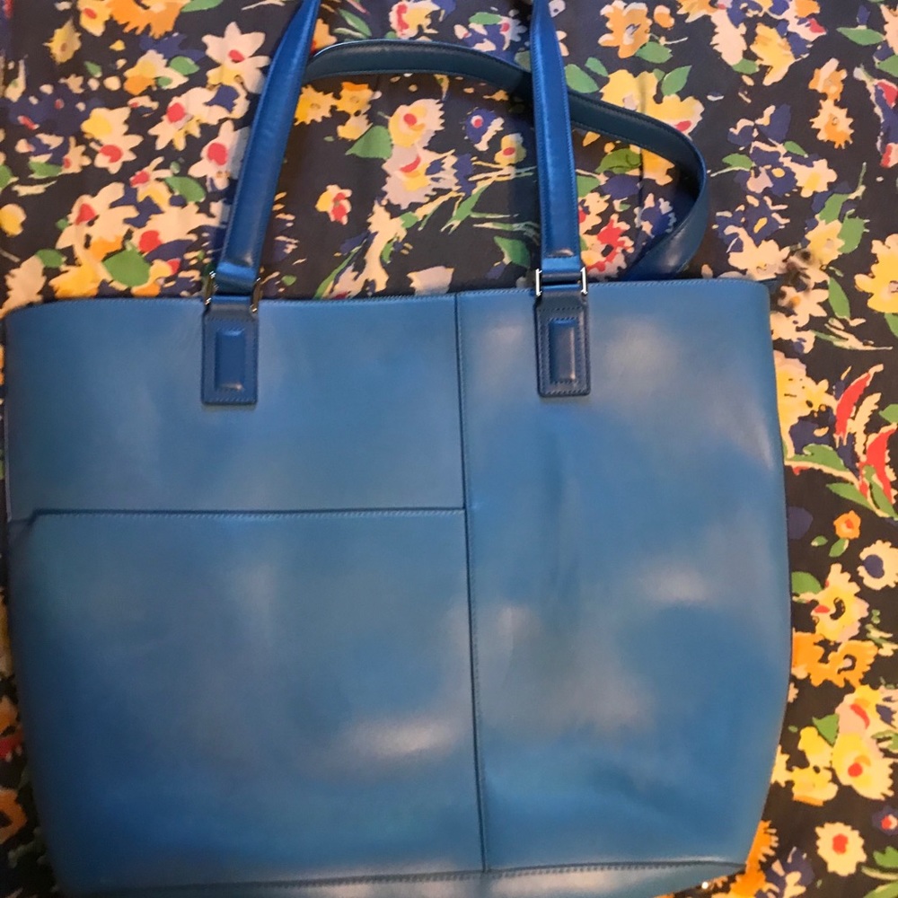 Vera Bradley Blue tote! Never been used.